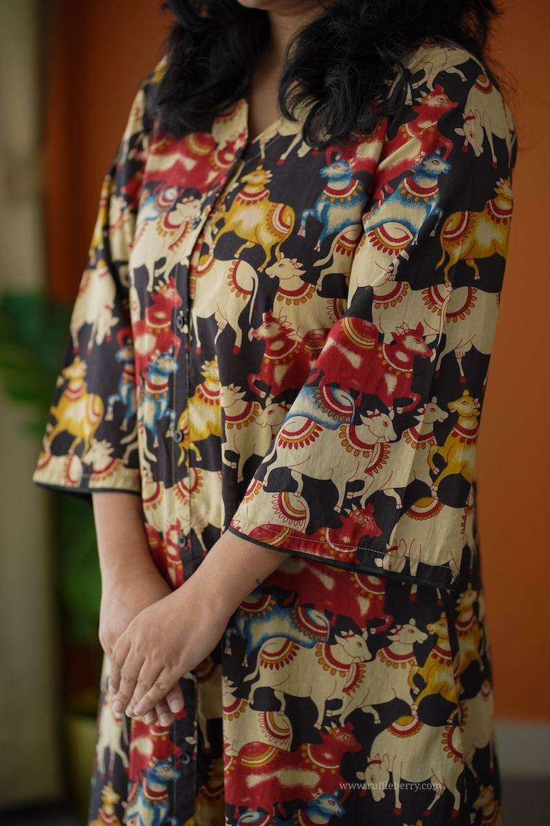 ammayi desi black co-ord set